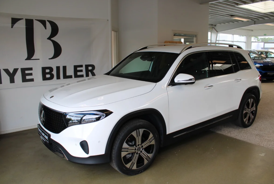 Mercedes EQB300 Progressive Advance Plus 4Matic 7prs 5d