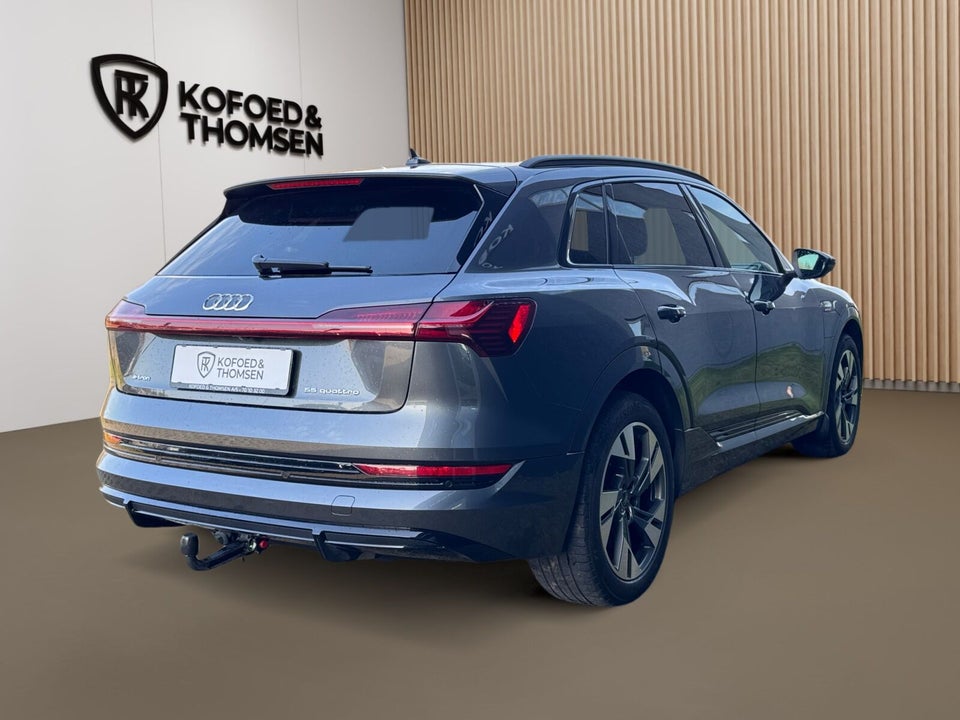 Audi e-tron 55 S-line quattro 5d
