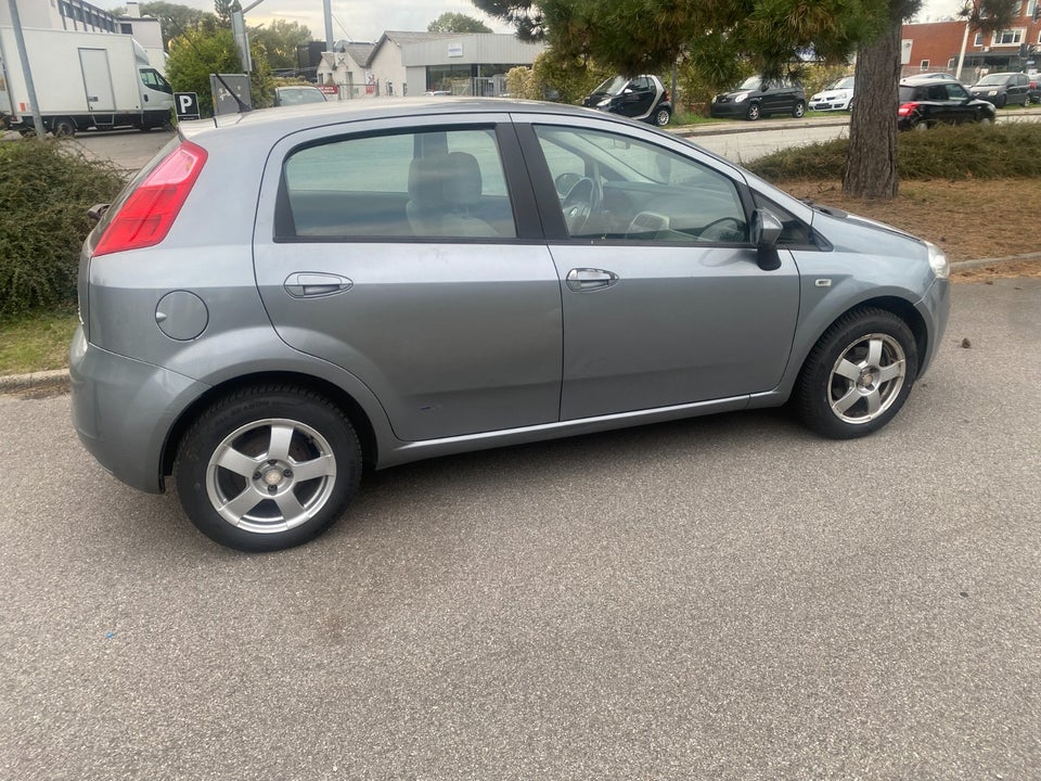 Fiat Grande Punto 1,4 Dynamic 5d
