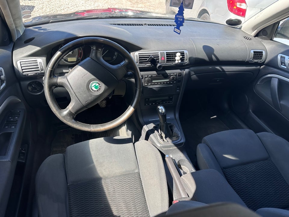 Skoda Superb 2,0 TDi Comfort 4d
