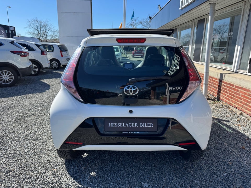 Toyota Aygo 1,0 VVT-i x-wave Sky 5d
