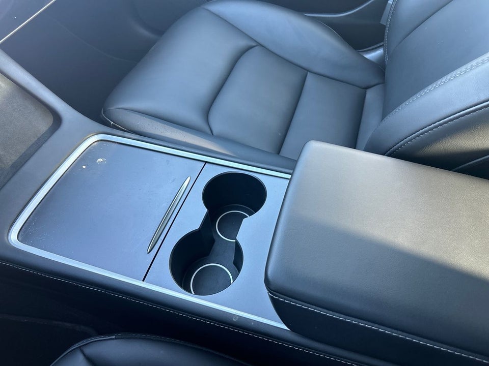 Tesla Model 3 RWD 4d