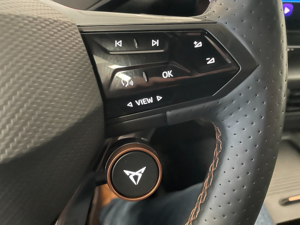 Cupra Born 58 e-Boost Dinamica Pack High 5d