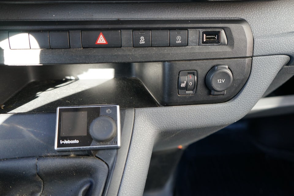 Toyota ProAce 2,0 D 120 Medium Base++ Chassis 2d