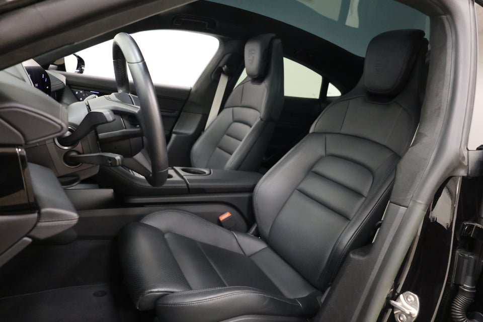 Porsche Taycan Performance+ 4d