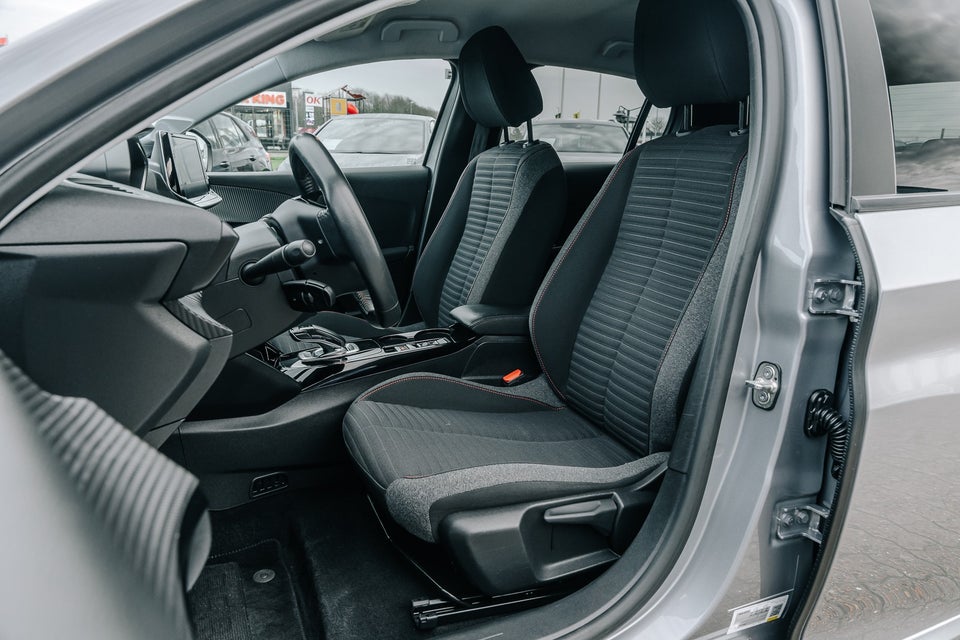 Peugeot e-208 50 Active Pack 5d