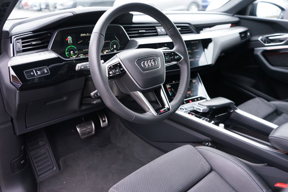 Audi Q8 e-tron 55 S-line quattro 5d