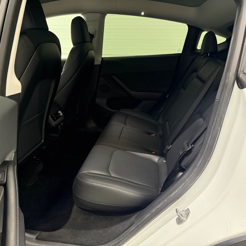 Tesla Model Y Long Range AWD 5d