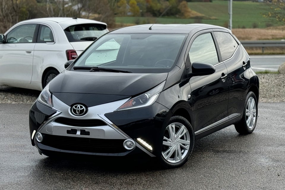 Toyota Aygo 1,0 VVT-i x-black 5d