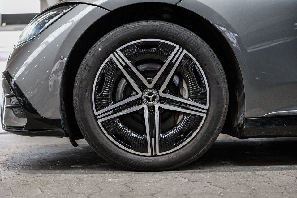 Mercedes EQE350 AMG Line 4d