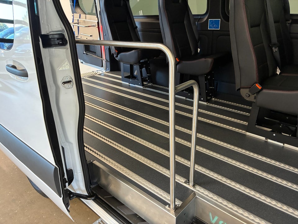 Mercedes Sprinter 317 2,0 CDi A2 Tourer PRO aut. RWD