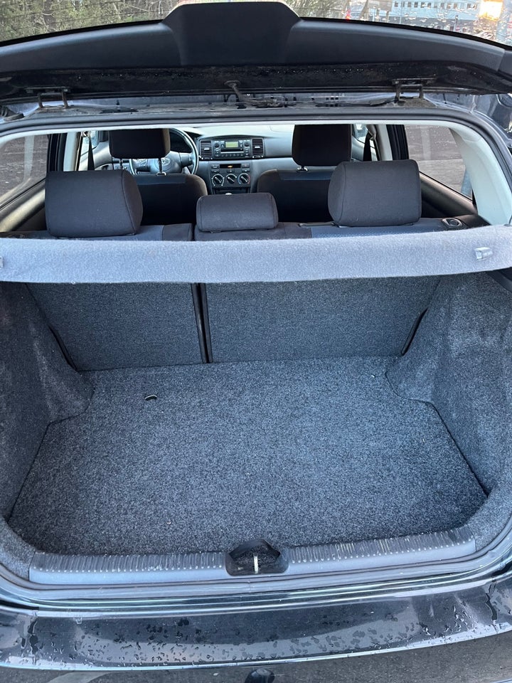 Toyota Corolla 1,6 Luna 5d