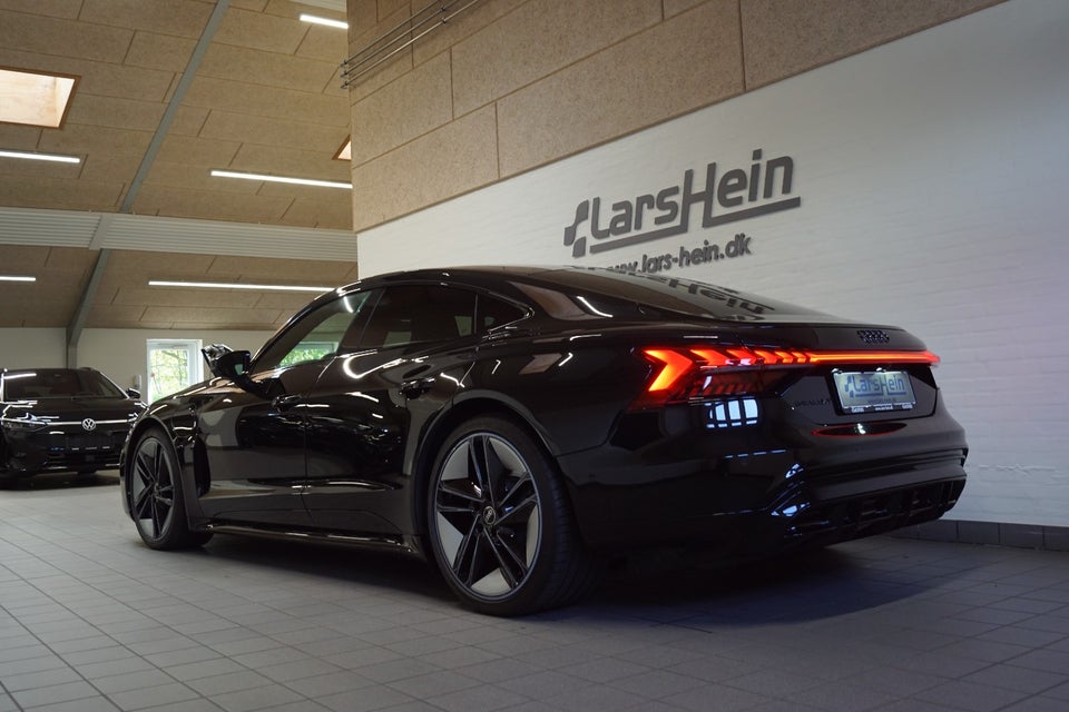 Audi e-tron GT quattro 4d