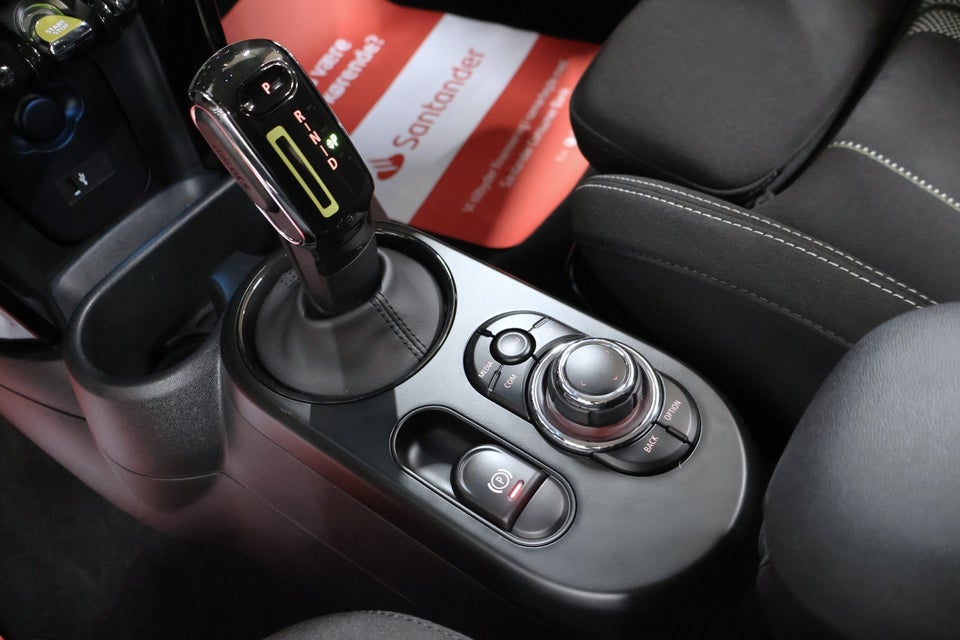 MINI Cooper SE Essential 3d