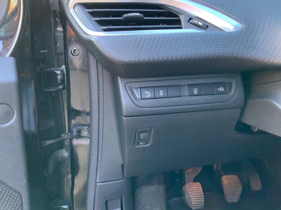 Peugeot 2008 1,2 VTi 82 Allure 5d