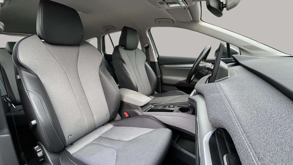 Skoda Enyaq 60 iV Loft 5d