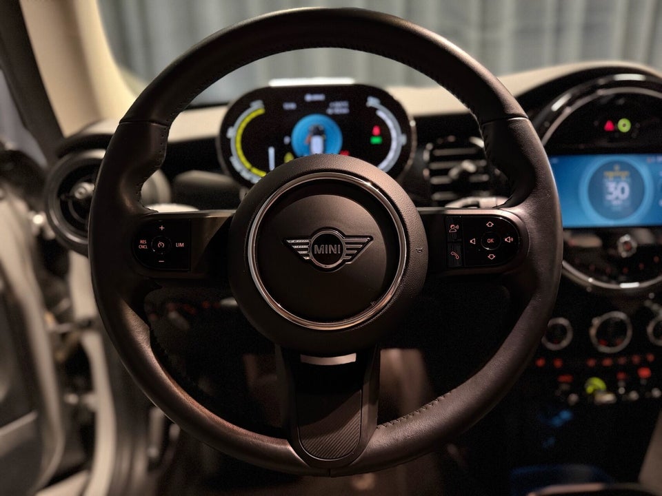 MINI Cooper SE Classic Trim 3d