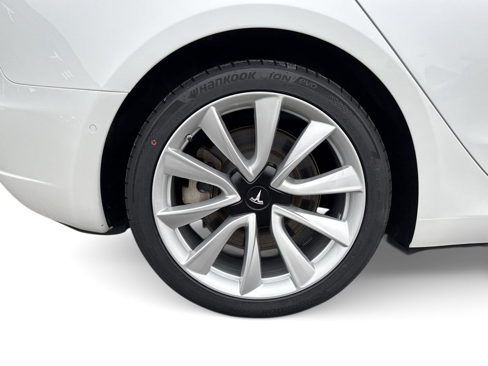 Tesla Model 3 Standard Range+ RWD 4d