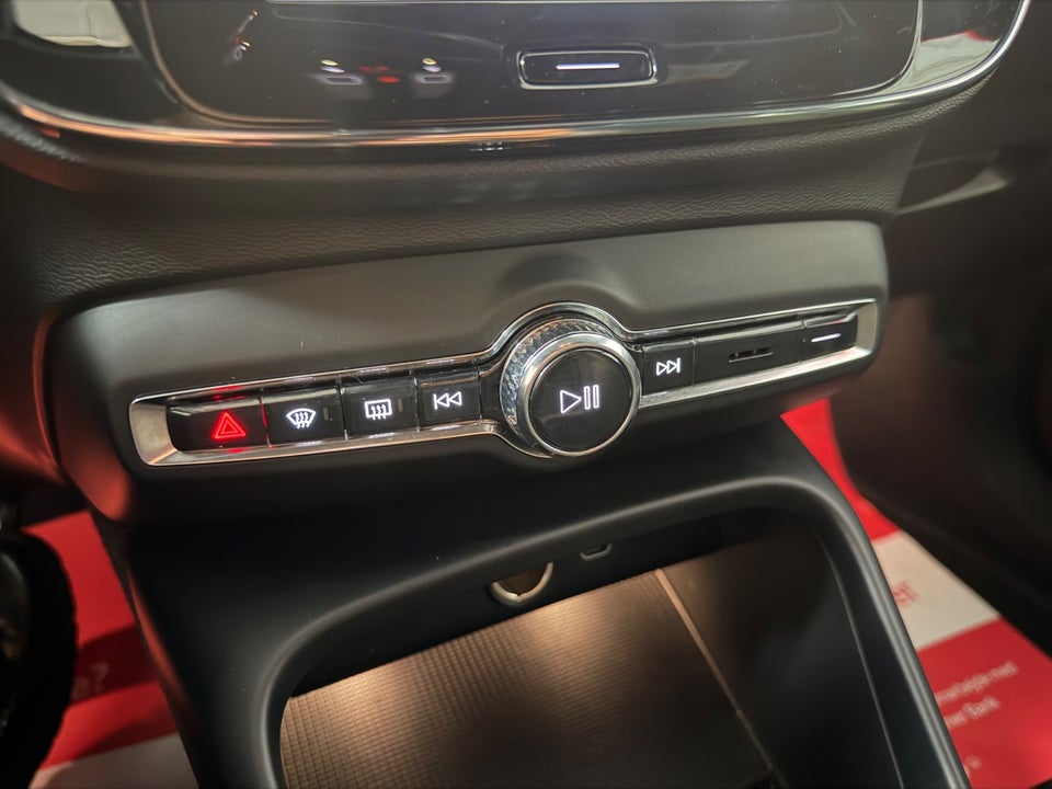 Volvo XC40 P8 ReCharge Twin R-Design 5d