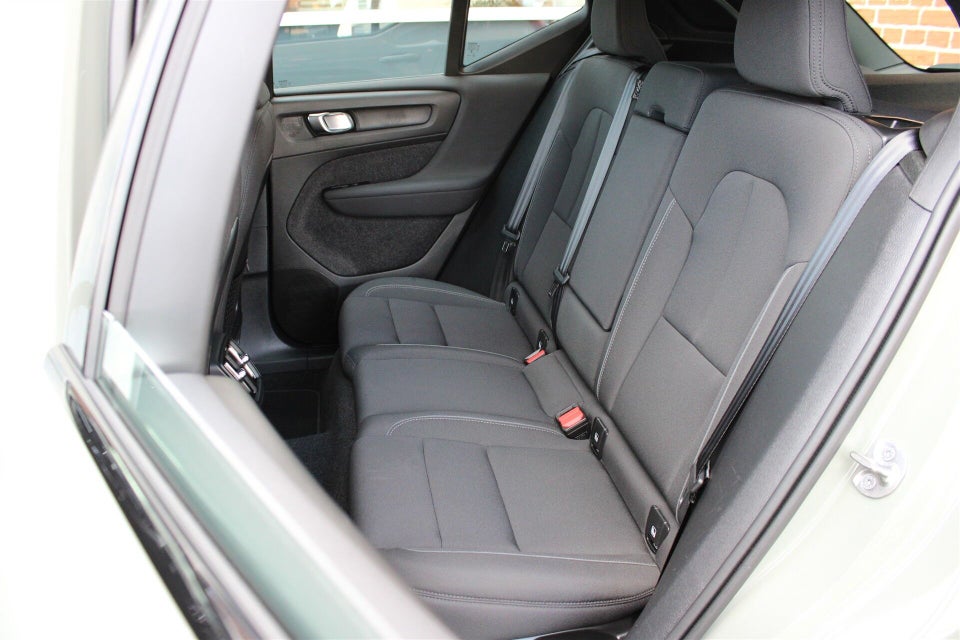 Volvo XC40 ReCharge Extended Range Plus 5d