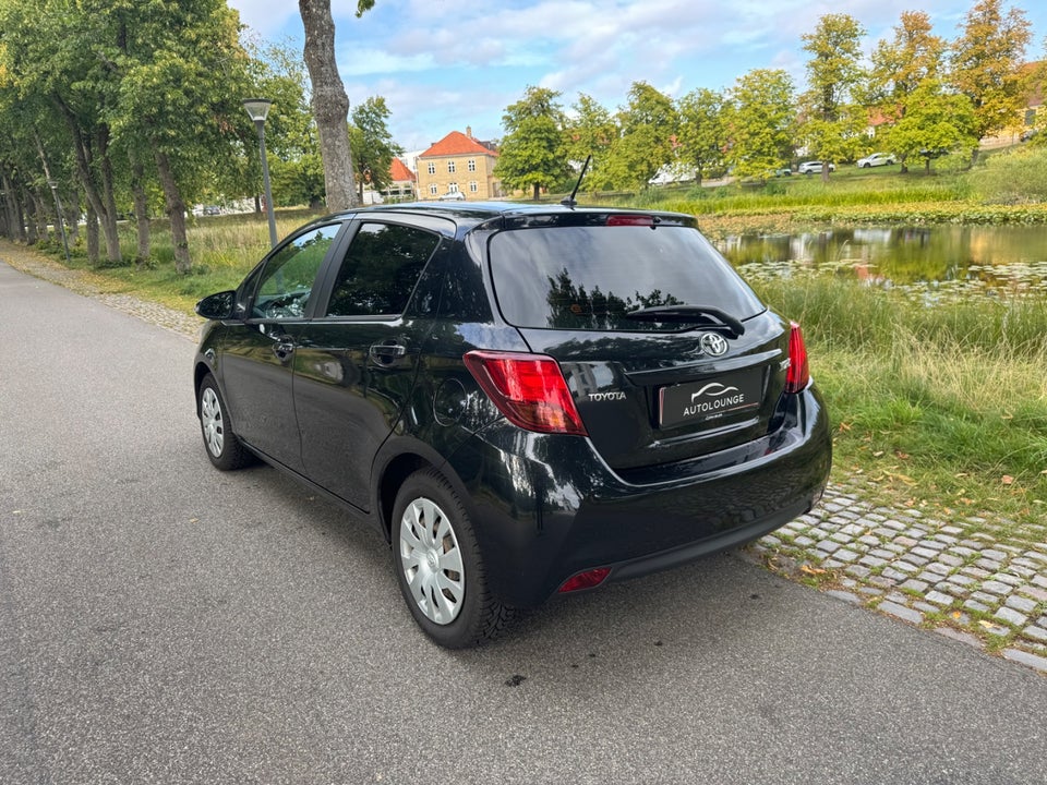 Toyota Yaris 1,0 VVT-i T2 Komfort 5d