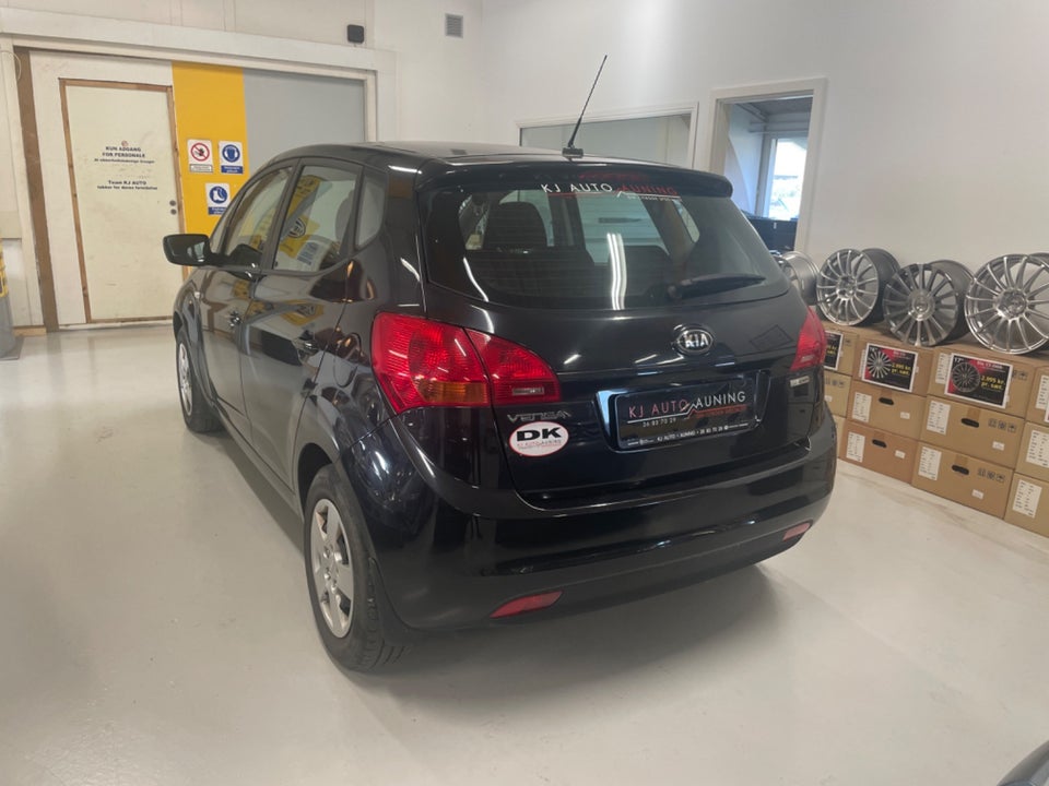 Kia Venga 1,4 CVVT Attraction 5d