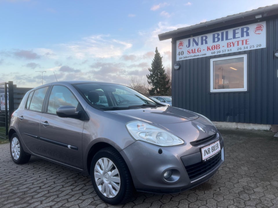 Renault Clio III 1,2 16V TCe Expression 5d