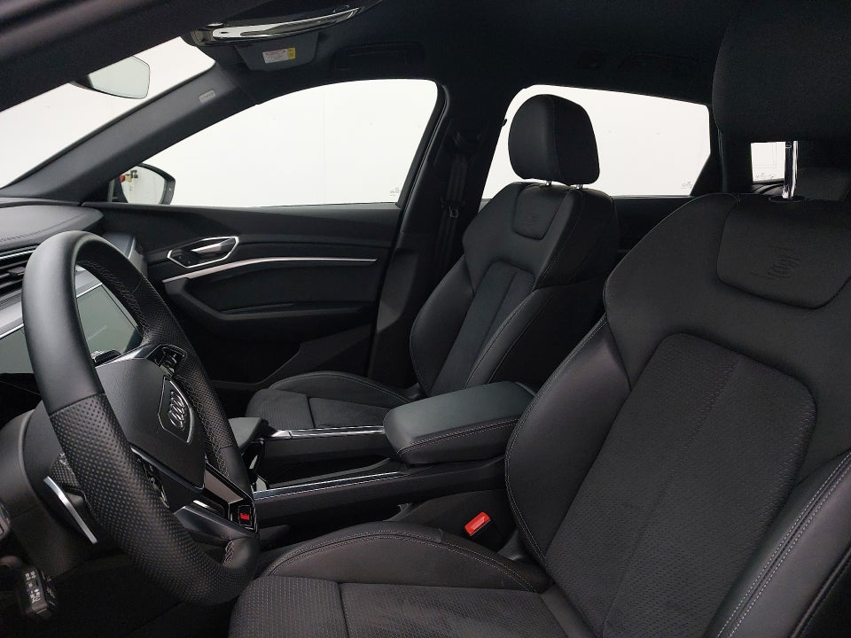 Audi e-tron 55 quattro 5d