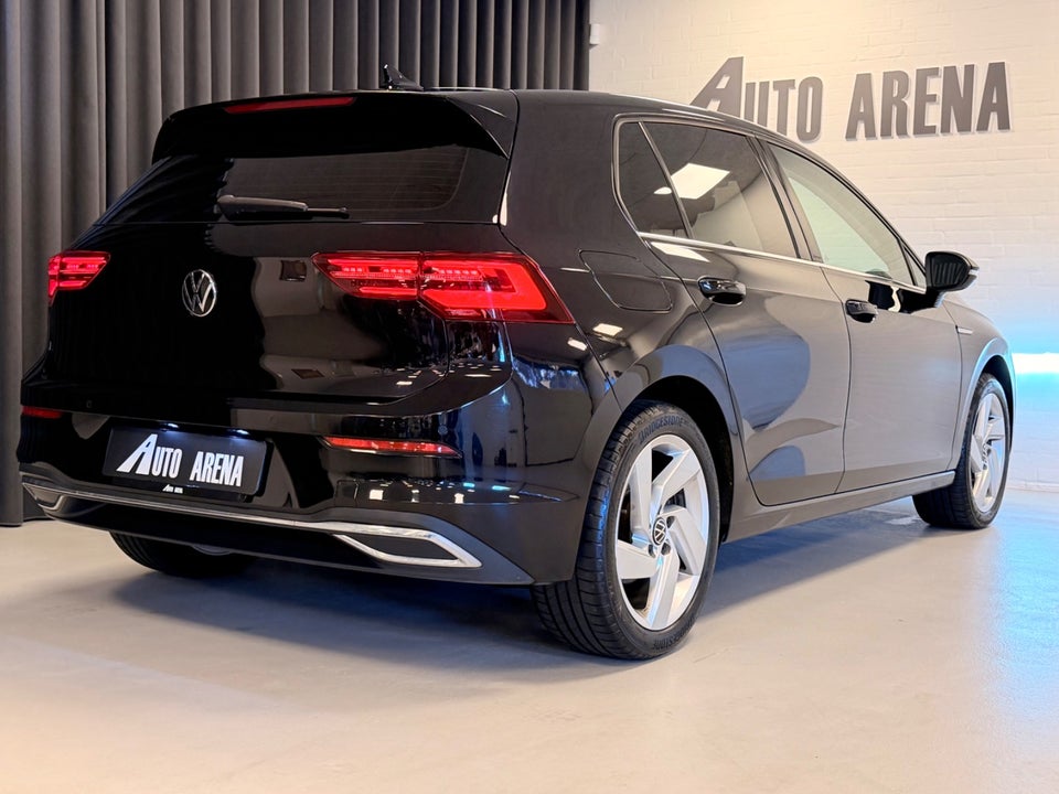VW Golf VIII 1,5 eTSi 150 1st Edition DSG 5d