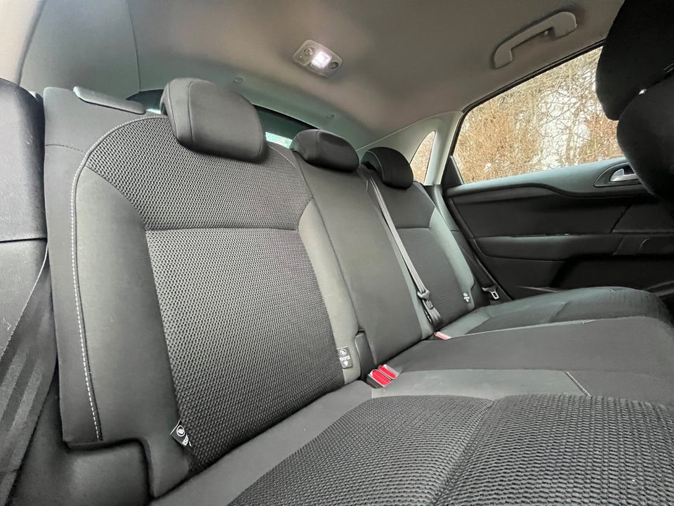 Citroën C4 1,2 PureTech 130 Feel 5d