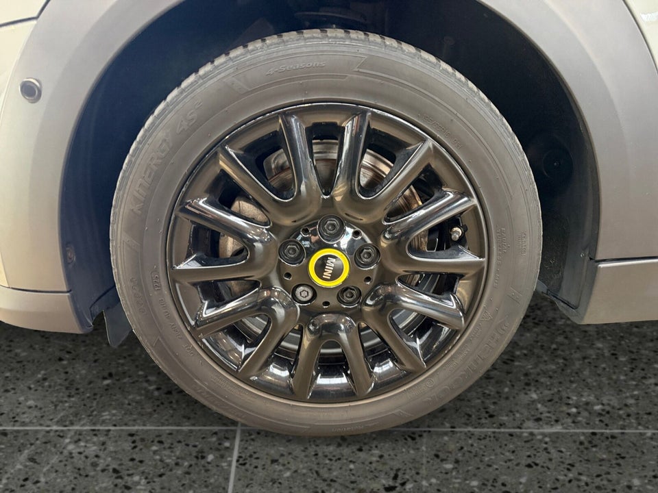 MINI Cooper SE Camden Edition 3d
