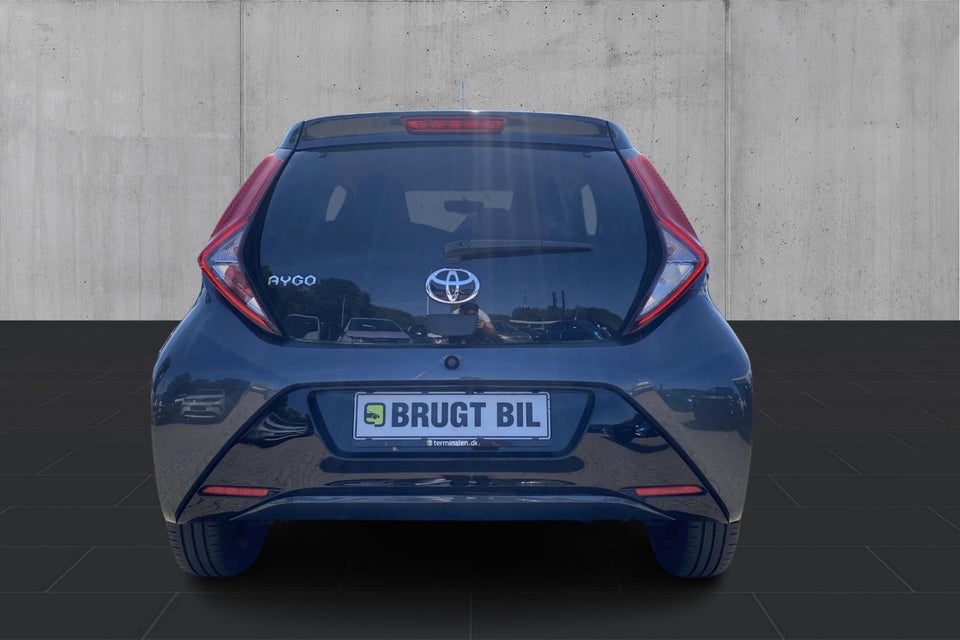 Toyota Aygo 1,0 VVT-i x-press 5d