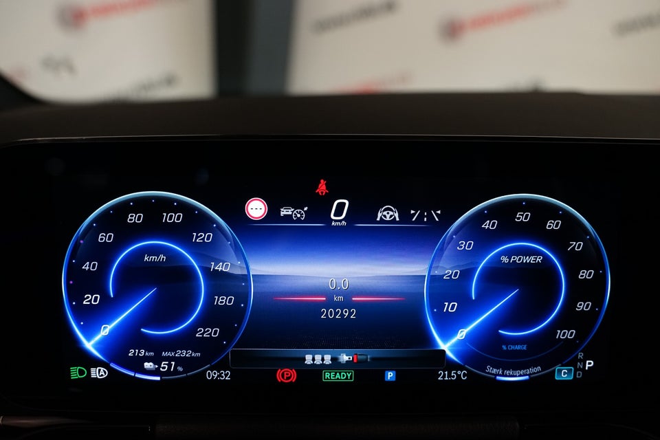 Mercedes EQA300 Progressive 4Matic 5d