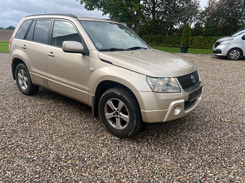 Suzuki Grand Vitara 2,0 GLX Van 5d