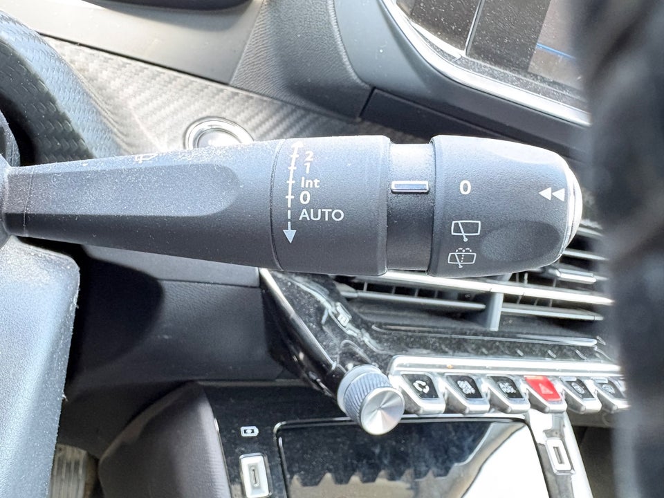 Peugeot 208 1,2 PureTech 100 Allure 5d