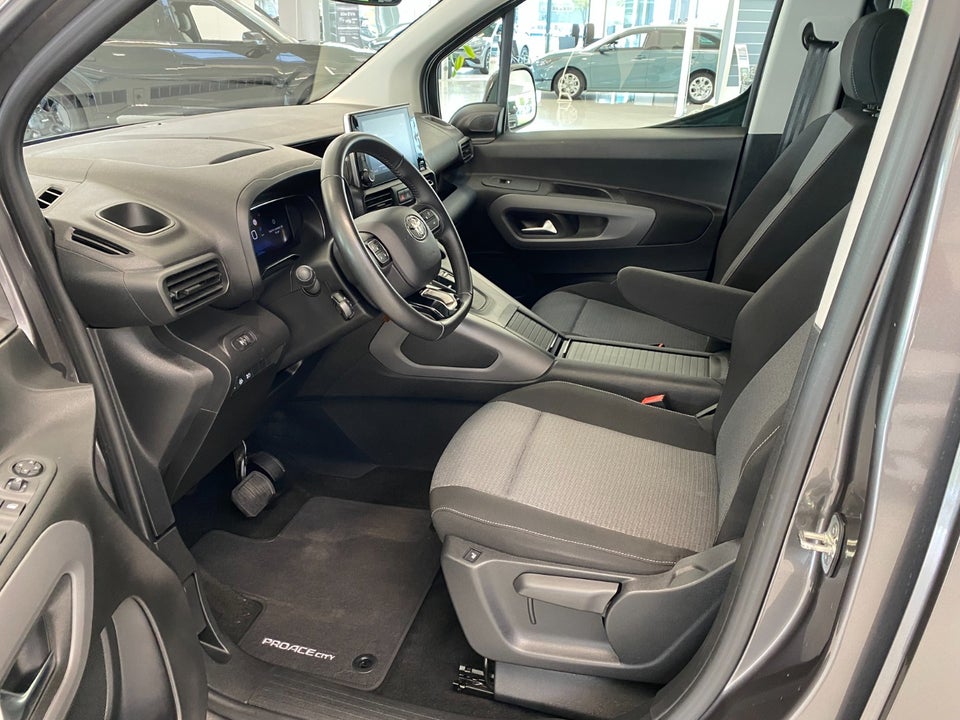 Toyota ProAce City Verso 50 Medium Family 5d