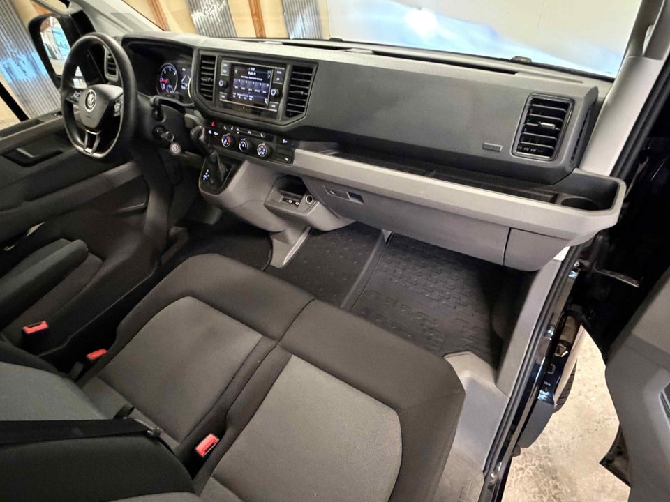 VW Crafter 35 2,0 TDi 177 Kassevogn L3H1 aut.