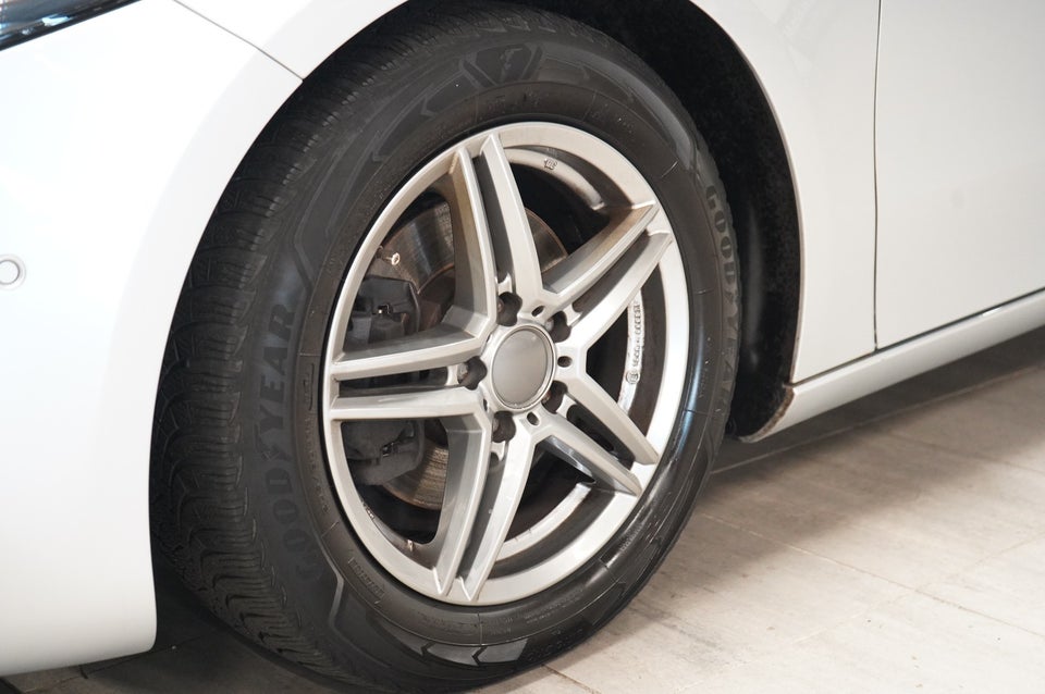 Mercedes A180 d 1,5 Advantage aut. 5d