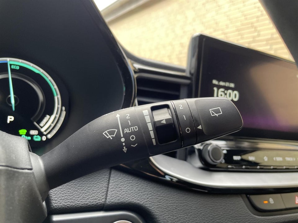 Kia Ceed 1,6 PHEV Upgrade Intro SW DCT 5d
