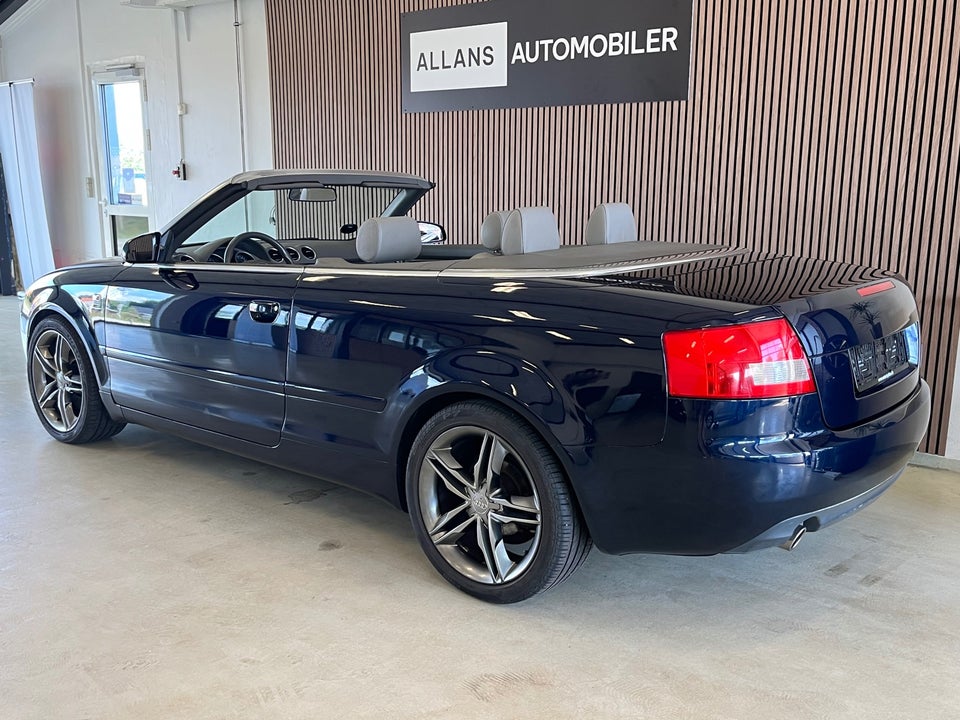Audi A4 2,4 V6 Cabriolet Multitr. 2d