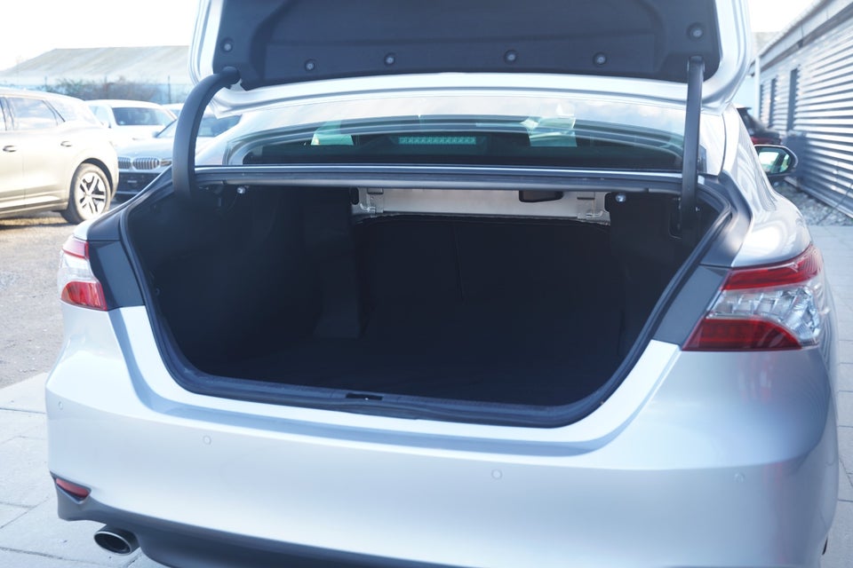 Toyota Camry 2,5 Hybrid H3 Executive CVT 4d