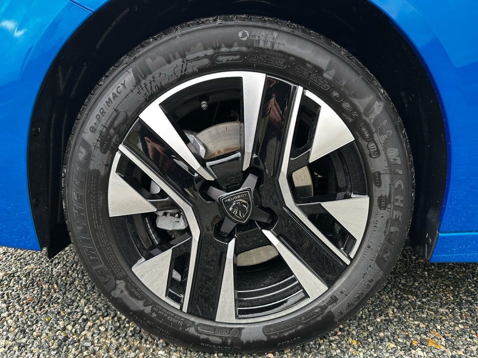 Peugeot 208 1,2 PureTech 100 Allure 5d