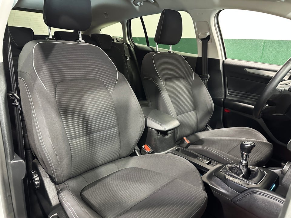 Ford Focus 1,0 EcoBoost Titanium Business stc. 5d