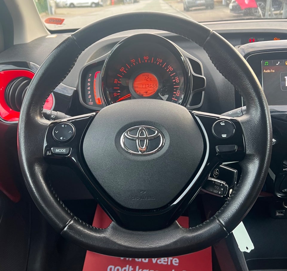 Toyota Aygo 1,0 VVT-i x-play 5d