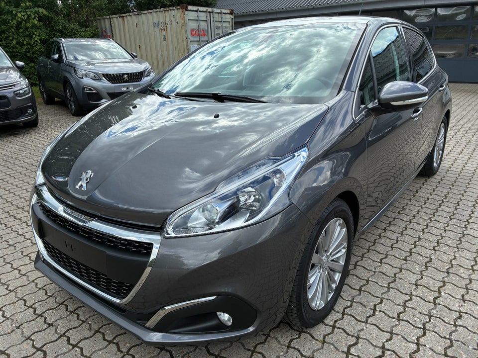 Peugeot 208 1,5 BlueHDi 100 Allure Sky 5d
