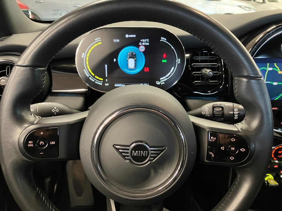 MINI Cooper SE Essential 3d