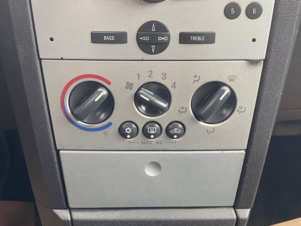 Opel Meriva 1,6 8V Enjoy 5d