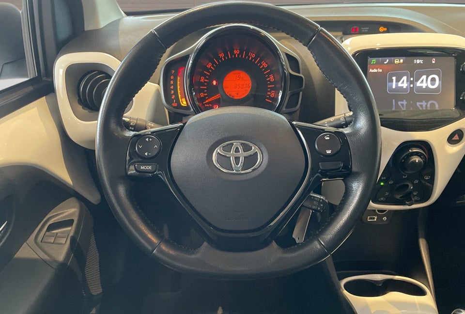 Toyota Aygo 1,0 VVT-i x-play 5d