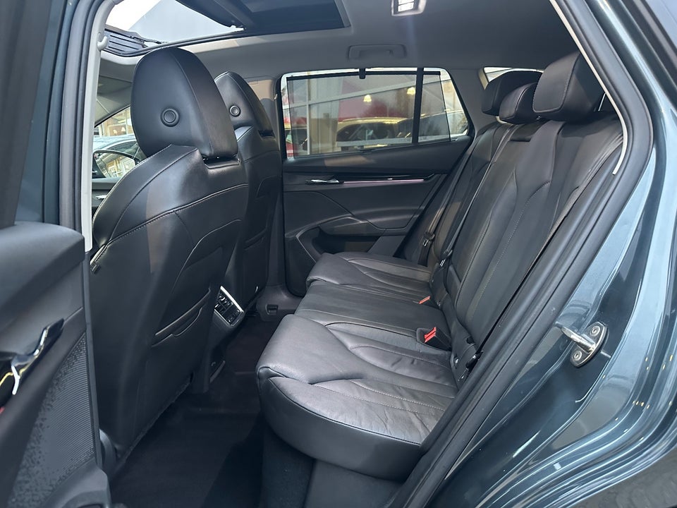 Skoda Enyaq 80 iV Suite 5d