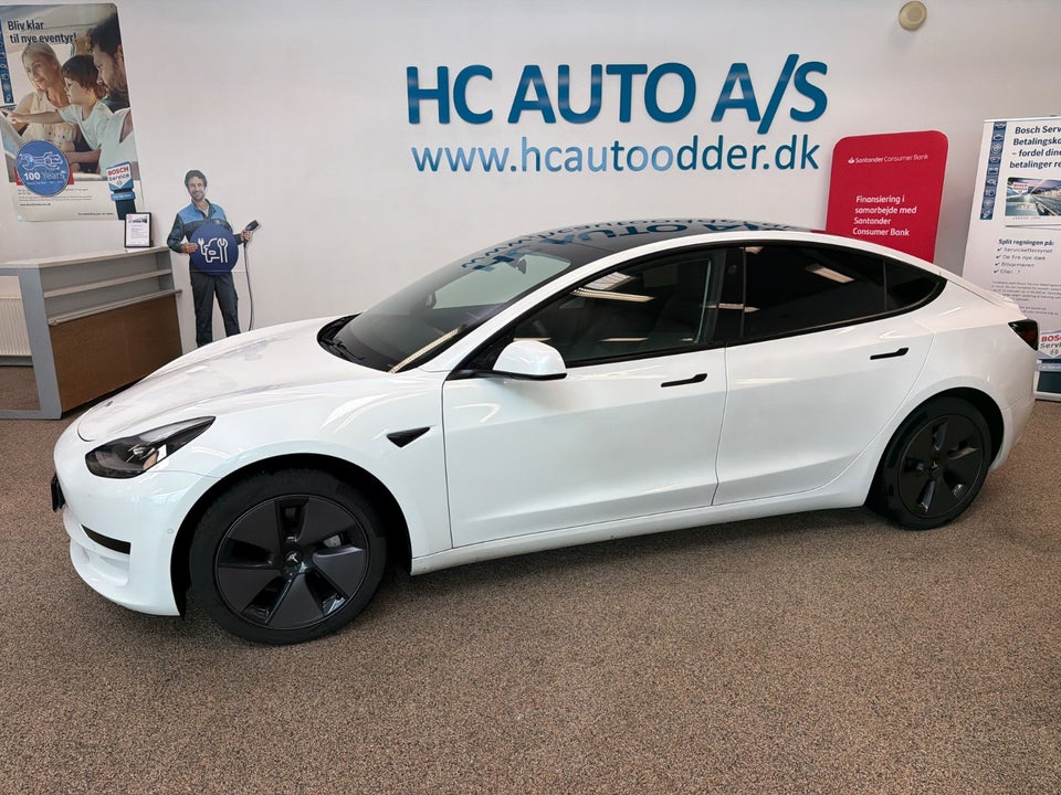 Tesla Model 3 Standard Range+ RWD 4d
